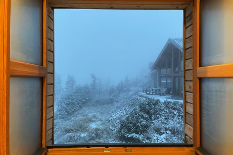 Pohled z okna apartmánu 1